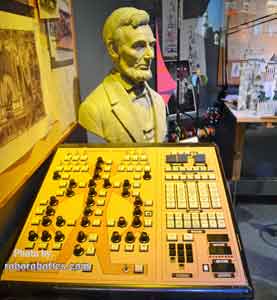 Lincoln Audio Animatronics